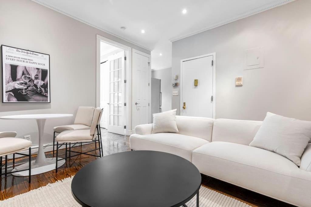 ניו יורק Gorgeous & Bright 3Bdr & 1Bth In Midtown Manhattan מראה חיצוני תמונה